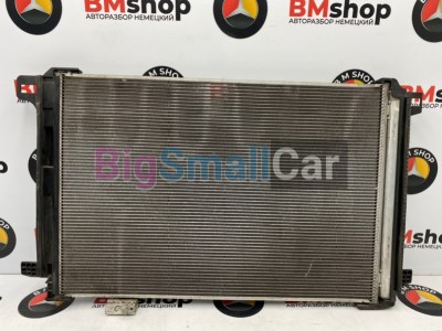 Радиатор кондиционера Mercedes C350 2012 W204 276.957 A2045000654