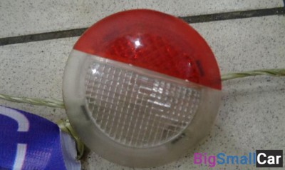 Отражатель на обшиву двери от Lincoln Navigator 2002-2006