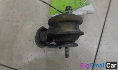 Опора двигателя правая от Suzuki Escudo 2005-2017