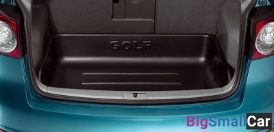 Поддон пластиковый багажника 5M0061171 на golf VI