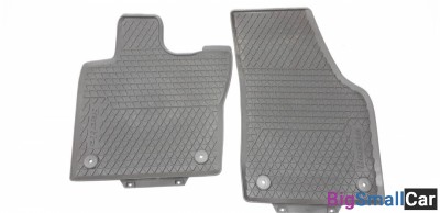 Ковры салона резиновые передние 5C1061502C82V