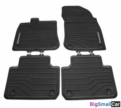 Ковры резиновые комплект 761061500 82V Touareg