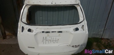 Дверь багажника RAV 4 2013- б/у оригинал с повреждениями