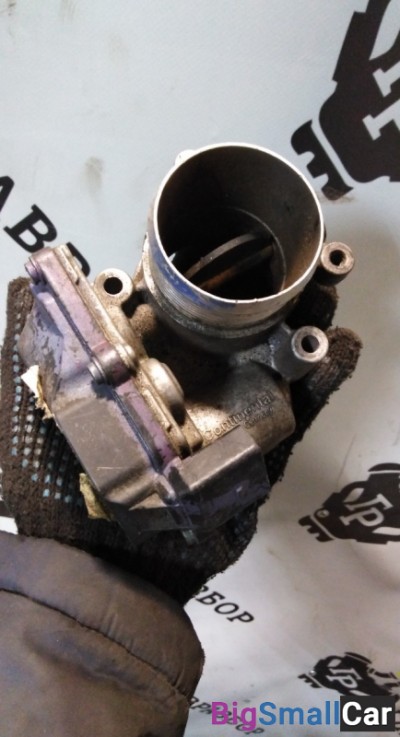Заслонка дроссельная VW Passat  B6  2005-2010, Tiguan 2007-2011 (2.0 TDI CBAB ДИЗЕЛЬ) Б.у