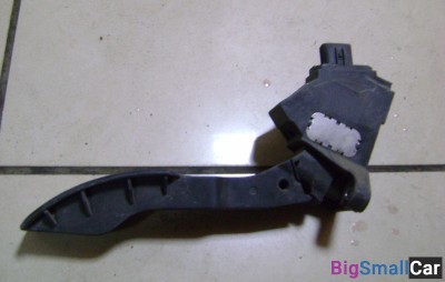 Педаль газа Corolla E15 2006-2013 1ZRFE 1.6 DOHC, ЭЛЕКТРО) б/у