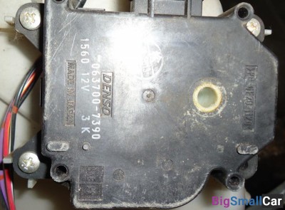 Моторчик привода заслонок отопителя Pajero/Montero (V8, V9) 2007   Land Cruiser (100) 1998-2007, LX 47