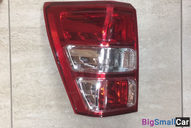 Фонарь задний сузуки гранд. Задние фонари grand vitara. Фонари grand vitara. Правый задний фонарь сузуки гранд витара. 35670-54p00.