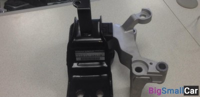 Опора двигателя правая Nissan x-trail t31