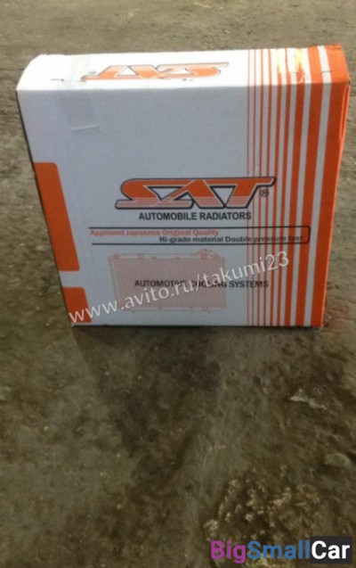 Радиатор охлаждения Toyota vitz 10 V-1л