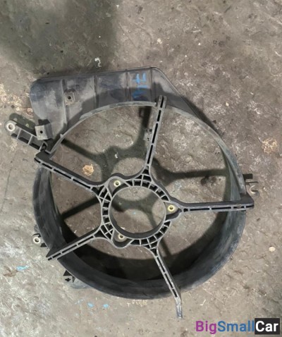 Диффузор вентилятора в сборе Honda FIT