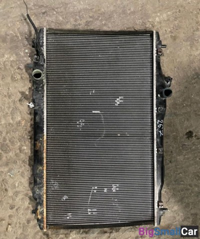 Радиатор охлаждения Honda Civic