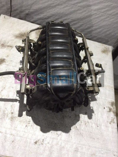 Топливная рампа с форсунками и впускным коллекторо Топливная рампа с форсунками и впускным коллекторо