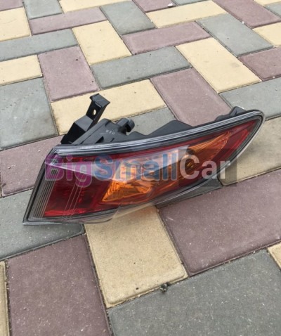 Задний правый фонарь Honda Civic хэтчбек viii 1.8